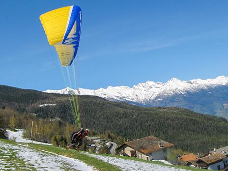 SMARTBOX - Natale ad alta quota: 1 emozionante volo in parapendio - Cofanetto regalo - 7