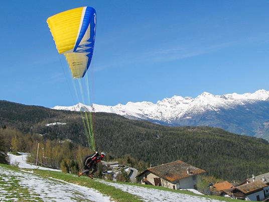 SMARTBOX - Natale ad alta quota: 1 emozionante volo in parapendio - Cofanetto regalo - 7
