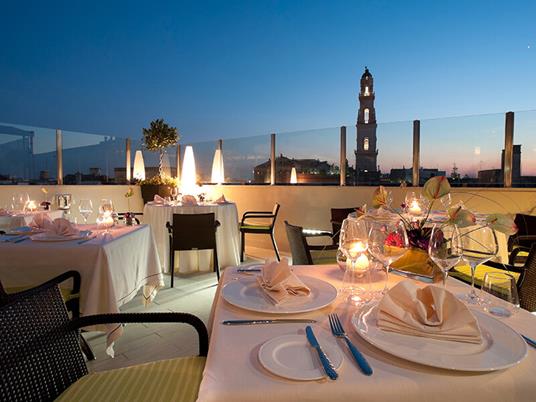 SMARTBOX - Natale da buongustai: 1 romantica cena con vino per 2 persone - Cofanetto regalo - 3