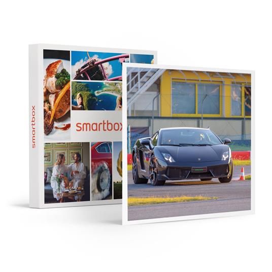 SMARTBOX - Autodromo di Arese: 3 giri su rombanti bolidi sportivi con video ricordo - Cofanetto regalo