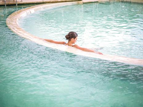 SMARTBOX - Una Spa per Natale: 1 giornata di benessere per Lui - Cofanetto regalo - 7