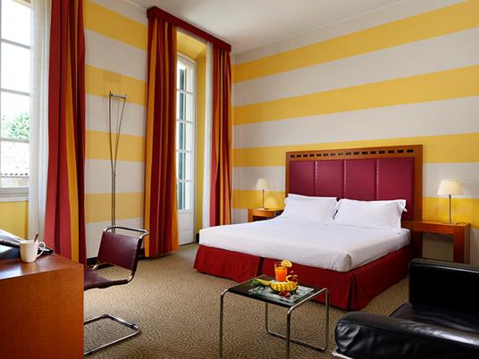 SMARTBOX - Relax e lusso: 1 notte con colazione per 2 persone in affascinanti hotel 4* - Cofanetto regalo - 3