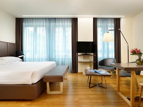 SMARTBOX - Relax e lusso: 1 notte con colazione per 2 persone in affascinanti hotel 4* - Cofanetto regalo - 5
