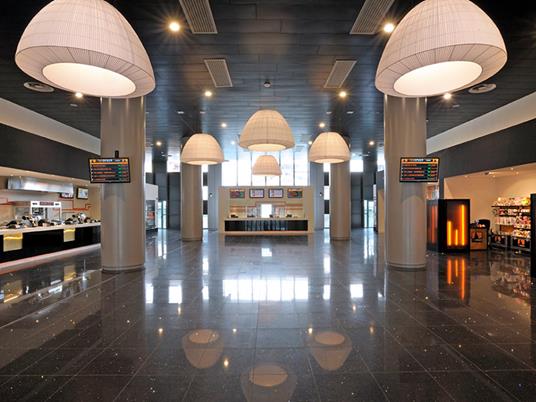 SMARTBOX - Al cinema con gusto: 1 biglietto dingresso e 1 pausa gourmet per 2 persone - Cofanetto regalo - 7