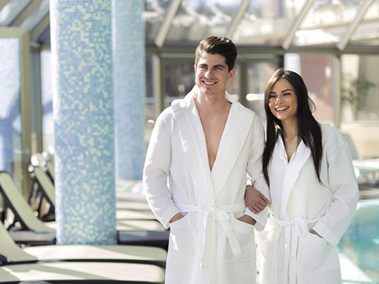 SMARTBOX - Toscana da vivere tra sapori e relax: 1 degustazione di vini e 1 accesso Spa per 2 - Cofanetto regalo - 5