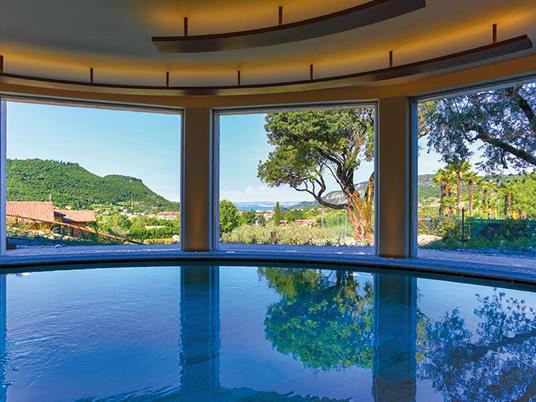 SMARTBOX - Parentesi lusso e relax: 1 notte in hotel 4* con accesso Spa - Cofanetto regalo - 3