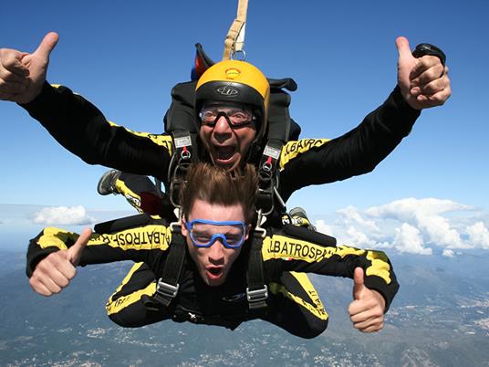 SMARTBOX - Brividi ad alta quota: 1 suggestivo volo in paramotore biposto con video ricordo - Cofanetto regalo - 3