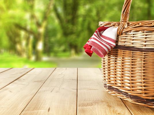 SMARTBOX - In sella con gusto: 1 rilassante passeggiata a cavallo con picnic per 2 persone - Cofanetto regalo - 5