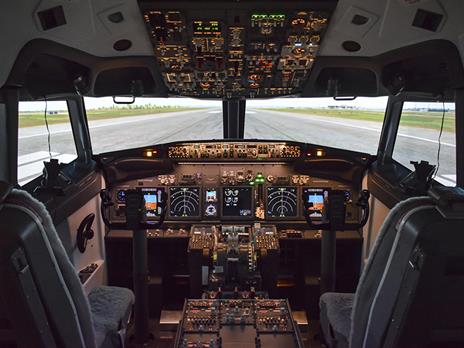 SMARTBOX - Emozioni in quota: 1 simulazione di volo tra 2 aeroporti a scelta in Flight Simulator - Cofanetto regalo - 5