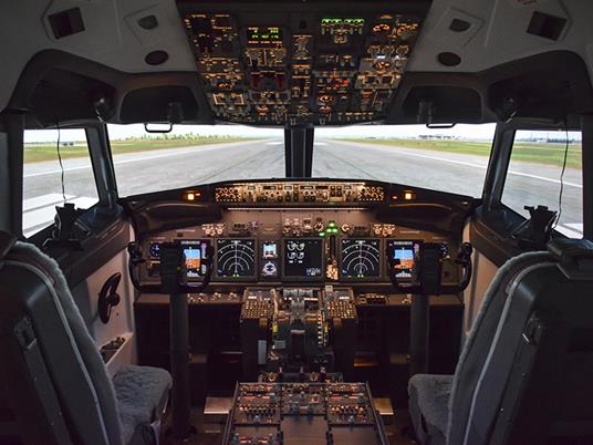 SMARTBOX - Emozioni in quota: 1 simulazione di volo tra 2 aeroporti a scelta in Flight Simulator - Cofanetto regalo - 5