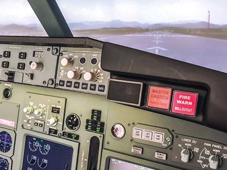 SMARTBOX - Pilota un Boeing 737: 1 ora e 45 min su simulatore di volo a Milano - Cofanetto regalo - 7