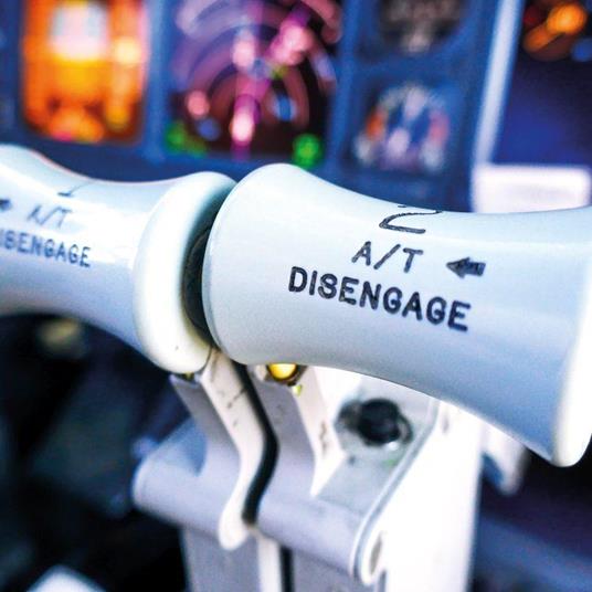 SMARTBOX - Adrenalina in quota: volo su simulatore Boeing 737- 800NG e Caccia F18 - Cofanetto regalo