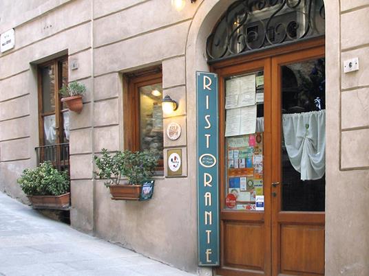 Ricercata cena con menù Degustazione e vini presso l'acclamato Ristorante Le Logge del Vignola - 7