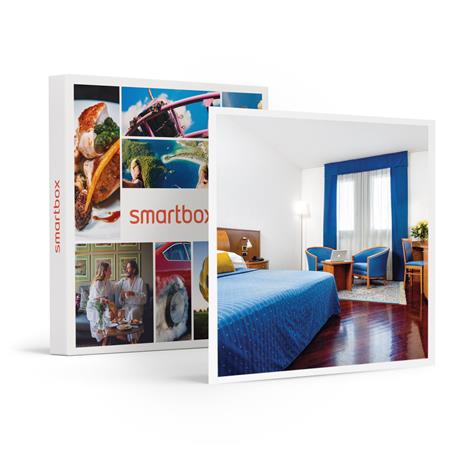 SMARTBOX - 1 notte di lusso in hotel 4* con romantica cena e Spa per 2 - Cofanetto regalo