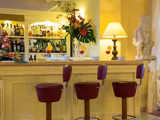 SMARTBOX - Pausa di lusso: 2 notti in hotel 4* con cena, accesso Spa e degustazione di Prosecco - Cofanetto regalo - 11