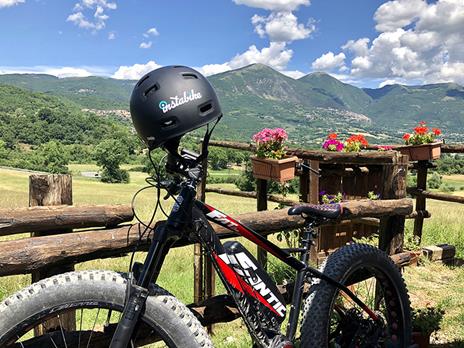 SMARTBOX - Al Lago di Piediluco con la famiglia: tour in battello e in bicicletta per 4 - Cofanetto regalo - 3