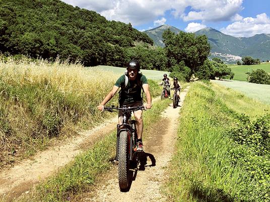 SMARTBOX - Al Lago di Piediluco con la famiglia: tour in battello e in bicicletta per 4 - Cofanetto regalo - 5