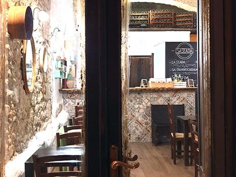SMARTBOX - Cagliari da gustare: 1 tour di street food per 2 amanti dei sapori più veraci - Cofanetto regalo - 8