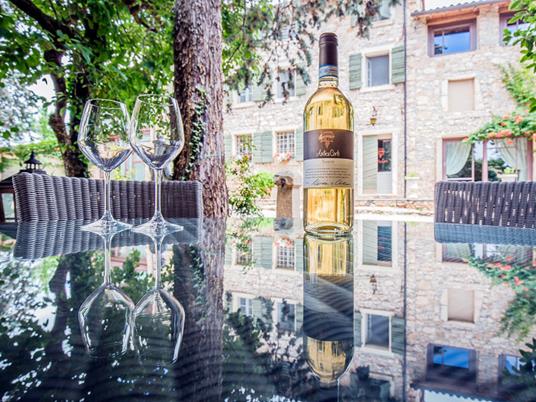 SMARTBOX - Enoturismo nel veronese: 1 notte con visita in cantina e degustazione di 2 vini - Cofanetto regalo - 13