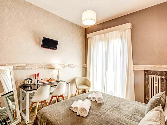 SMARTBOX - Eterna Roma: 1 notte in hotel 3*, B&B o romantiche guest house - Cofanetto regalo - 3