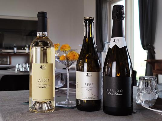 SMARTBOX - 3 bottiglie di vino bianco della Tenuta Rita Solari con consegna a domicilio - Cofanetto regalo - 5