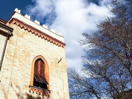 SMARTBOX - Come in una favola: 2 notti con cena a lume di candela al Castello di Montegiove - Cofanetto regalo - 7