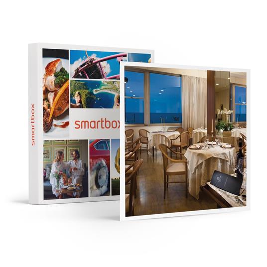 SMARTBOX - 2 notti a Rimini in hotel 4* con romantica cena vistamare - Cofanetto regalo
