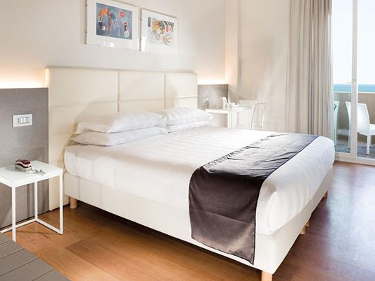 SMARTBOX - 2 notti a Rimini in hotel 4* con romantica cena vistamare - Cofanetto regalo - 5