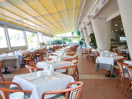 SMARTBOX - Relax a 5* in Veneto: 1 notte con accesso Spa e piscine termali - Cofanetto regalo - 7