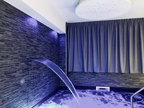 SMARTBOX - Sicilia da amare: 1 notte con colazione in camera e percorso Spa al 4* Hotel Mareneve Resort - Cofanetto regalo - 3