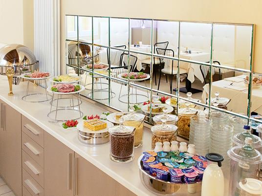 SMARTBOX - Insieme a Bologna: 2 notti con aperitivo e ingresso alle Due Torri al 4* Hotel Rossini 1936 - Cofanetto regalo - 5