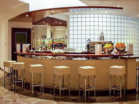 SMARTBOX - Io e te a Bologna: 2 notti in hotel 4* con aperitivo e ingresso alle Due Torri - Cofanetto regalo - 14