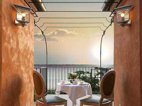 SMARTBOX - 2 notti con colazione e aperitivo di benvenuto presso l'affascinante 5* Villa Lattanzi - Cofanetto regalo - 5