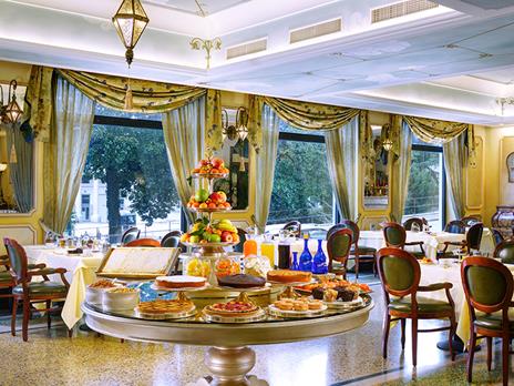SMARTBOX - 1 notte a Genova con parentesi benessere presso l'elegante 5* Grand Hotel Savoia - Cofanetto regalo - 5