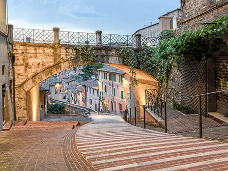 SMARTBOX - Nel cuore d'Italia: 1 notte con colazione alla scoperta dell'Umbria per tutta la famiglia - Cofanetto regalo - 53 soggiorni in tipici agriturismi, accoglienti B&B o eleganti hotel 3* - 4
