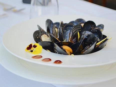 SMARTBOX - Una pausa relax insieme: 2 notti con colazione, cena e accesso Spa al 4* Hotel Kursaal - Cofanetto regalo - 4