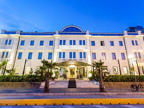 SMARTBOX - Una pausa relax insieme: 2 notti con colazione, cena e accesso Spa al 4* Hotel Kursaal - Cofanetto regalo - 9