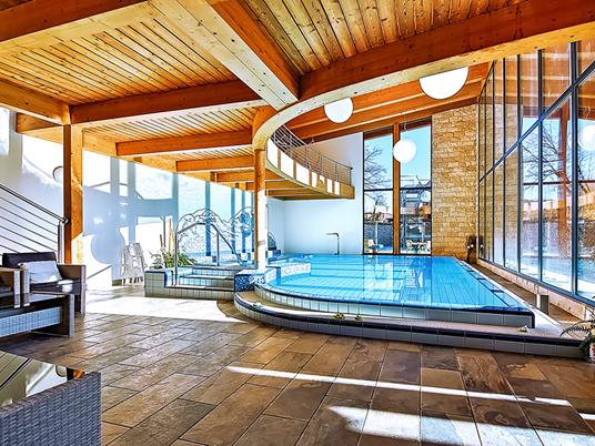 SMARTBOX - Natale stellato in Europa: 2 notti con pausa benessere in località da sogno e città d'arte - Cofanetto regalo - 472 rilassanti soggiorni in Europa - 5