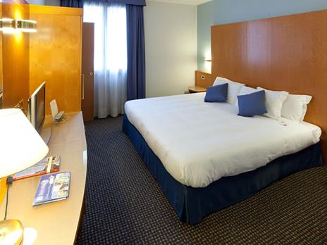 SMARTBOX - Fuga a 4* in Veneto: 1 notte con cena di 2 portate all'UNAWAY Hotel Occhiobello - Cofanetto regalo - 4