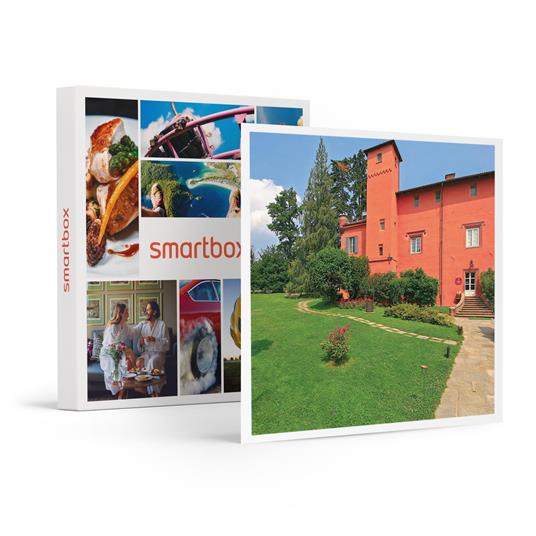 SMARTBOX - Tra stelle e natura al Castello Rosso: 2 notti in Depandace con aperitivo e degustazione - Cofanetto regalo