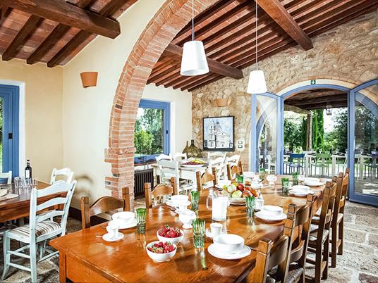 SMARTBOX - 1 notte in Junior Suite con degustazione di Vino Nobile di Montepulciano e formaggi - Cofanetto regalo - 4