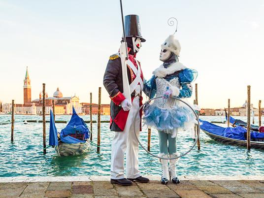 SMARTBOX - A due passi da Venezia: 4 notti con tour delle isole di Murano e Burano allHotel Ca' Tron - Cofanetto regalo - 4