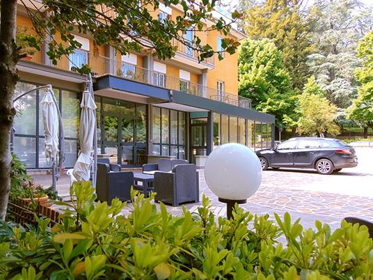 SMARTBOX - 1 romantico massaggio alle pietre calde e acceso Spa di coppia - Cofanetto regalo - 3