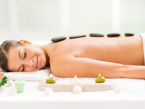 EMOZIONE3 - Auguri! - Cofanetto regalo - 1 deliziosa cena o 1 trattamento relax o 1 attività sportiva per 1 o 2 persone - 7