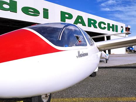 SMARTBOX - Tra le vette del Gran Sasso: esclusivo volo per 3 a bordo di un Piper PA28RT-201T - Cofanetto regalo - 5