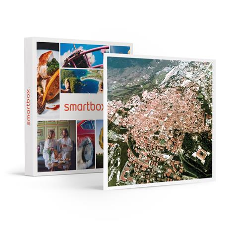 SMARTBOX - LAquila dallalto: volo turistico per 3 persone a bordo di un Piper PA28RT-201T - Cofanetto regalo