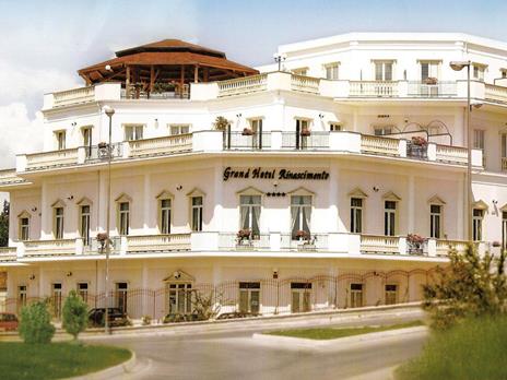 SMARTBOX - Mille e una notte da vivere - Cofanetto regalo - 1 notte con colazione oppure 1 notte con colazione e aperitivo o - 6