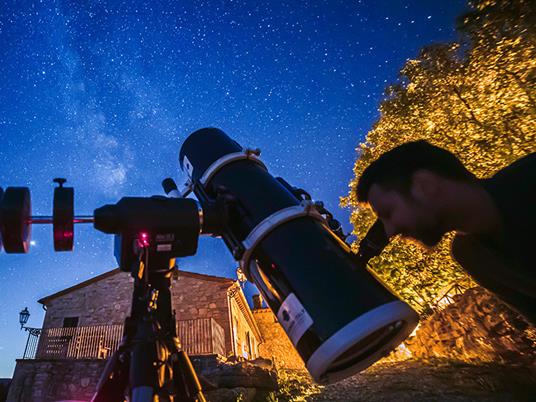 SMARTBOX - Osservazione delle stelle con guida esperta e telescopio professionale per 2 persone - Cofanetto regalo - 13