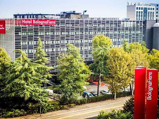 SMARTBOX - Benvenuto a Bologna: 1 notte in hotel 4* con colazione e aperitivo incluso - Cofanetto regalo - 7