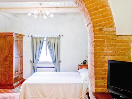 SMARTBOX - Benessere e relax nelle Marche: 1 notte in Suite con romantico accesso Spa - Cofanetto regalo - 3